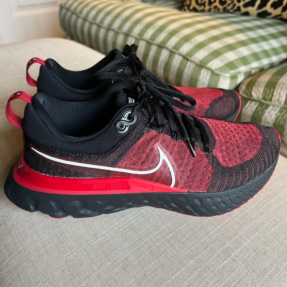 Nike React Infinity Flyknit 2, Black and Red, Size 10